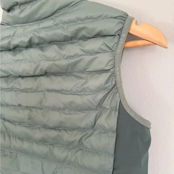 Columbia Women's Puffer Vest - Picture 6 of 11